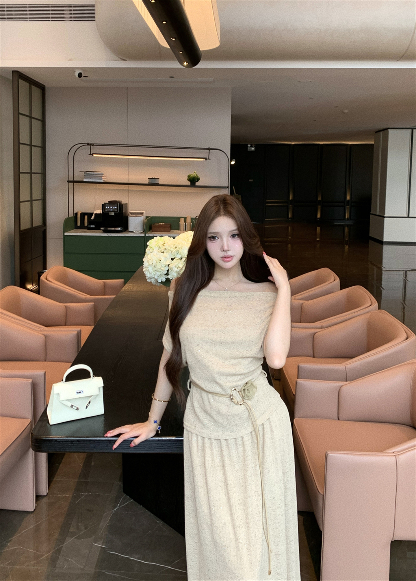 실사 새로운 프랑스식 부드러운 느긋한 바람 오프숄더 맨위 하이웨이스트 반신 스커트 두 조각 여성 세트 벨트 보내기