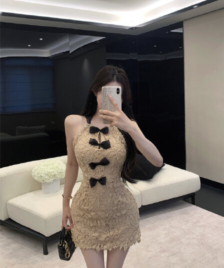 실사 핫걸 매우 매운맛 리스 요새 연인 십자가 백리스 민소매 무거운 작업 여성 드레스 고급 센스 치마