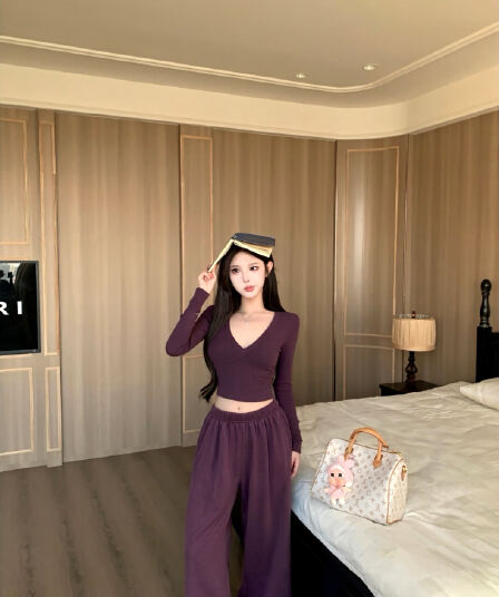 실사 이른 가을 품격 V넥 긴팔 단색 캐주얼 세트 긴팔 맨위 루즈핏 다용도 와이드 레그 팬츠 세트