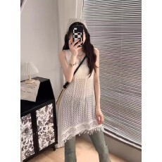 流苏镂空V领针织背心罩衫宽松显瘦叠穿百搭设计感中长款上衣女夏