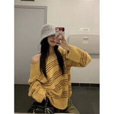 批发黄色条纹露肩毛衣女冬季法式复古内搭<b class='q'>宽松</b>慵懒保暖撞色针织<b class='q'>上衣</b>