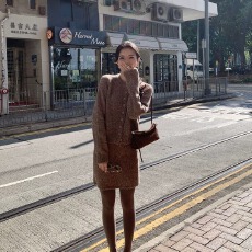 批发极简宽松圆领针织<b class='q'>毛衣</b><b class='q'>开衫</b><b class='q'>女</b>a字包臀短裙套装