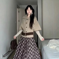 批发韩系大翻领针织<b class='q'>开衫</b>毛衣外套女早秋秋季穿搭中袖<b class='q'>短款</b>披肩斗篷上衣
