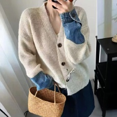 批发秋季<b class='q'>新款</b>复古V领针织开衫休闲百搭牛仔袖拼接设计感毛衣