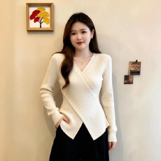 大码纯色v领针织打底衫女秋冬内搭毛衣纯欲显瘦长袖上衣胖mm
