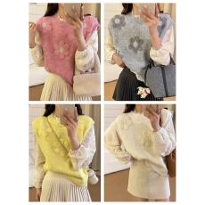 批发2025重工串珠花朵圆领针织<b class='q'>马甲</b>女秋冬新款宽松叠穿无袖背心