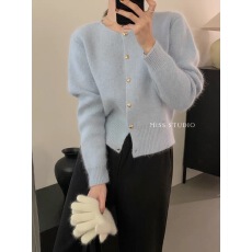 批发小香风毛衣<b class='q'>开衫外套</b>女春秋款兔毛爱心扣短款白色浣熊绒针织短上衣