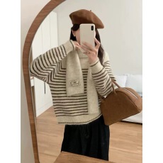 批发现 2025秋冬韩系条纹针织衫<b class='q'>女</b>宽松休闲圆领百搭保暖毛衣配围巾