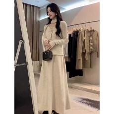 批发设计感立体花朵飘带上衣+松紧高腰显瘦半身裙<b class='q'>套装</b>