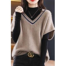 批发<b class='q'>马甲</b>女新款蝙蝠款<b class='q'>马甲</b>撞色V领秋冬加厚针织背心打底打底衫毛衣女