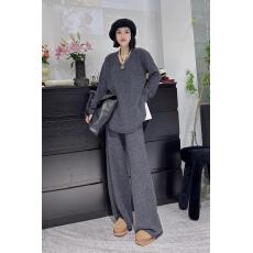批发欧货2025秋季新款时尚<b class='q'>套装</b><b class='q'>女</b>针织衫V领毛衣坠感阔腿裤<b class='q'>两件</b>套