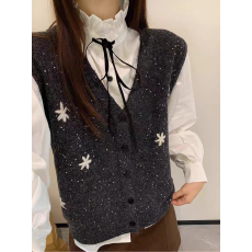 批发法式V领花朵刺绣叠穿马甲<b class='q'>外套</b>上衣<b class='q'>女</b>潮