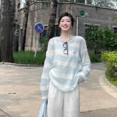 批发现 韩系chic别致设计感小众穿搭显瘦遮肉蓝色<b class='q'>条纹</b>针织罩衫女