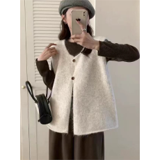 批发2026新款轻奢针织<b class='q'>马甲</b>开衫女秋冬季新款背心韩系简约复古软糯宽松