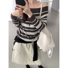 批发十三行2026早秋新款撞色条纹针织<b class='q'>开衫</b>女露肩宽松毛衣外套长袖上衣