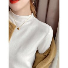 批发软糯半高领打底衫女中领春秋冬季修身内搭<b class='q'>毛衣</b>白色针织衫短款上衣