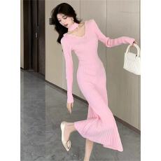 批发法式设计感花朵围脖针织<b class='q'>连衣裙</b>新款气质显瘦中长裙