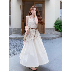 批发波西米亚不规则钩花镂空无袖背心马甲女夏季外搭蕾丝针织<b class='q'>罩衫</b>上衣