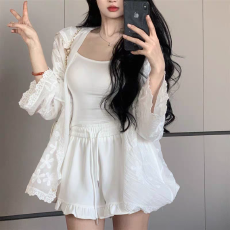 批发宽松慵懒风上衣衬衣外套-白色重工钩花蕾丝连帽防晒衬衫女夏季