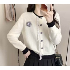 批发荷叶木耳边长袖毛衣女宽松叠穿针织开衫排扣外套温柔花朵上衣