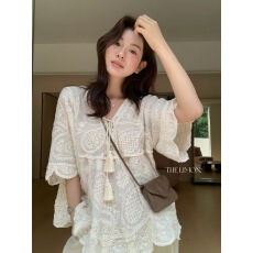 批发波西米亚风刺绣蕾丝V领系带<b class='q'>衬衫女</b>夏季独特漂亮小衫法式上衣