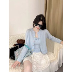 批发韩系甜美圆领绑带吊带+温柔开衫两件套彩色扣设计女针织衫上衣