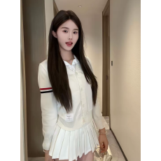 批发韩系学院风拼接polo领假两件针织衫<b class='q'>女</b>春季设计感独特漂亮<b class='q'>毛衣</b>上衣