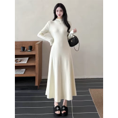 批发时尚穿搭半高领针织<b class='q'>连衣裙</b>女秋冬季配大衣内搭打底毛衣长裙