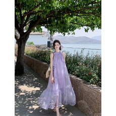 批发超好看的度假漂亮裙子夏季无袖挂脖甜美花朵温柔紫色宽松<b class='q'>连衣裙</b>女