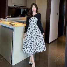 批发2026新款<b class='q'>吊带</b>碎花镂空蝴蝶结长裙女早秋新款两件文艺长袖罩衫套装