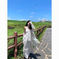 批发夏季法式设计感吊带<b class='q'>连衣裙</b>高级感海边度假沙滩裙氛围感拍照长裙子