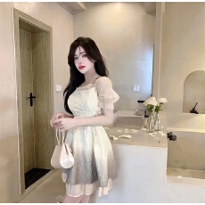 批发法式泡泡袖方领连衣裙女夏季裙子初恋系可爱甜美收腰a字<b class='q'>蓬蓬</b><b class='q'>短裙</b>