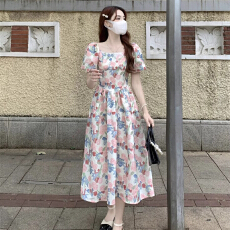 批发法式复古碎花吊带连衣裙女夏季仙气<b class='q'>沙滩</b>裙高级感海边度假茶歇<b class='q'>长裙</b>