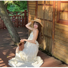 批发法式蝴蝶结吊带挂脖<b class='q'>连衣裙</b>女夏季宽松气质甜美风小个子长款蛋糕裙