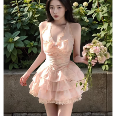 批发2026夏季收腰显瘦纯欲风小众设计感蕾丝拼接蝴蝶结挂脖<b class='q'>连衣裙</b>短裙