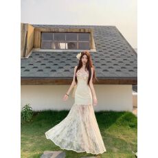批发法式高级感花朵吊带连衣裙女2026夏季度假风绝美蕾丝鱼尾裙长裙子