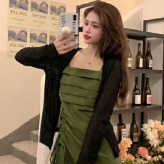 批发2026年新款高级感穿搭长裙设计感小众<b class='q'>吊带</b>连衣裙子女装套装春夏款