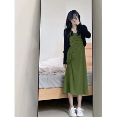 批发设计感辣妹收腰显瘦初恋绿色<b class='q'>吊带</b>连衣裙夏季新款防晒纯色开衫套装