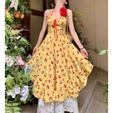 批发茶歇法式不规则<b class='q'>露背</b>吊带<b class='q'>连衣裙</b>女夏季高级感蕾丝半身裙度假两件套