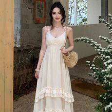 批发海边沙滩气质<b class='q'>连衣裙</b>吊带度假长裙纯色性感<b class='q'>露背</b>仙女夏季氛围感裙子