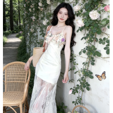 批发法式纯欲度假风蕾丝网纱修身包臀连衣裙夏季设计感甜辣妹显瘦长裙