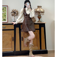 批发高级感皮背带连衣裙<b class='q'>女</b>春夏季今年流行穿搭爆款法式打底衬衫两件套
