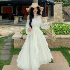 批发法式仙女气质露肩荷叶边连衣裙春夏2026新款温柔度假风海边长裙子