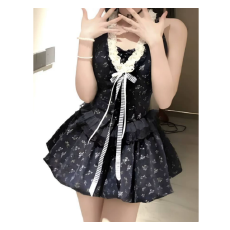 批发韩系碎花挂脖连衣<b class='q'>裙</b>女2026年夏季新款无袖蕾丝拼接深V领短<b class='q'>裙</b>时尚