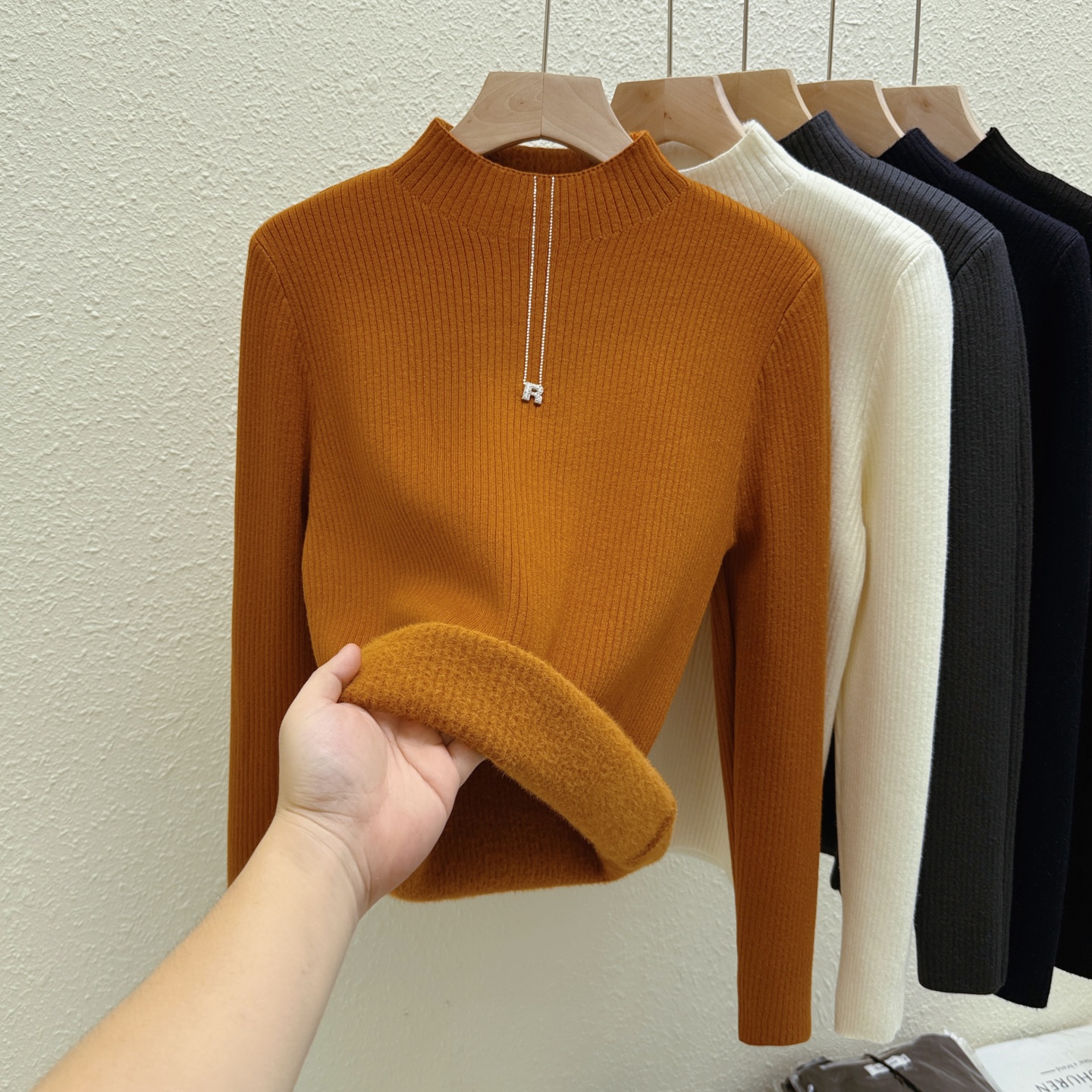 Hand-painted Half-Necklace Integrated Fleece Knitted Sweater for Women, with Fleece Lining, Thick and Fitted, Warm and Cozy Base Layer Top