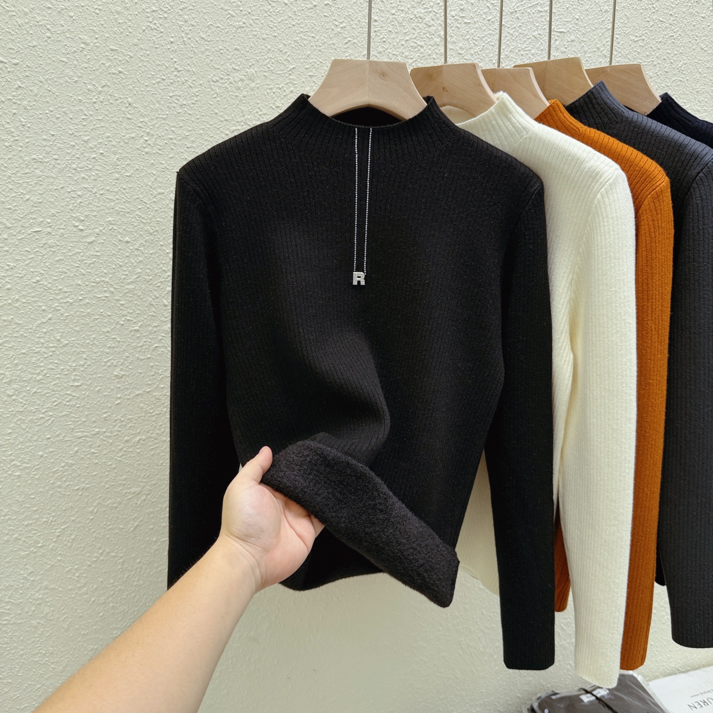 Hand-painted Half-Necklace Integrated Fleece Knitted Sweater for Women, with Fleece Lining, Thick and Fitted, Warm and Cozy Base Layer Top