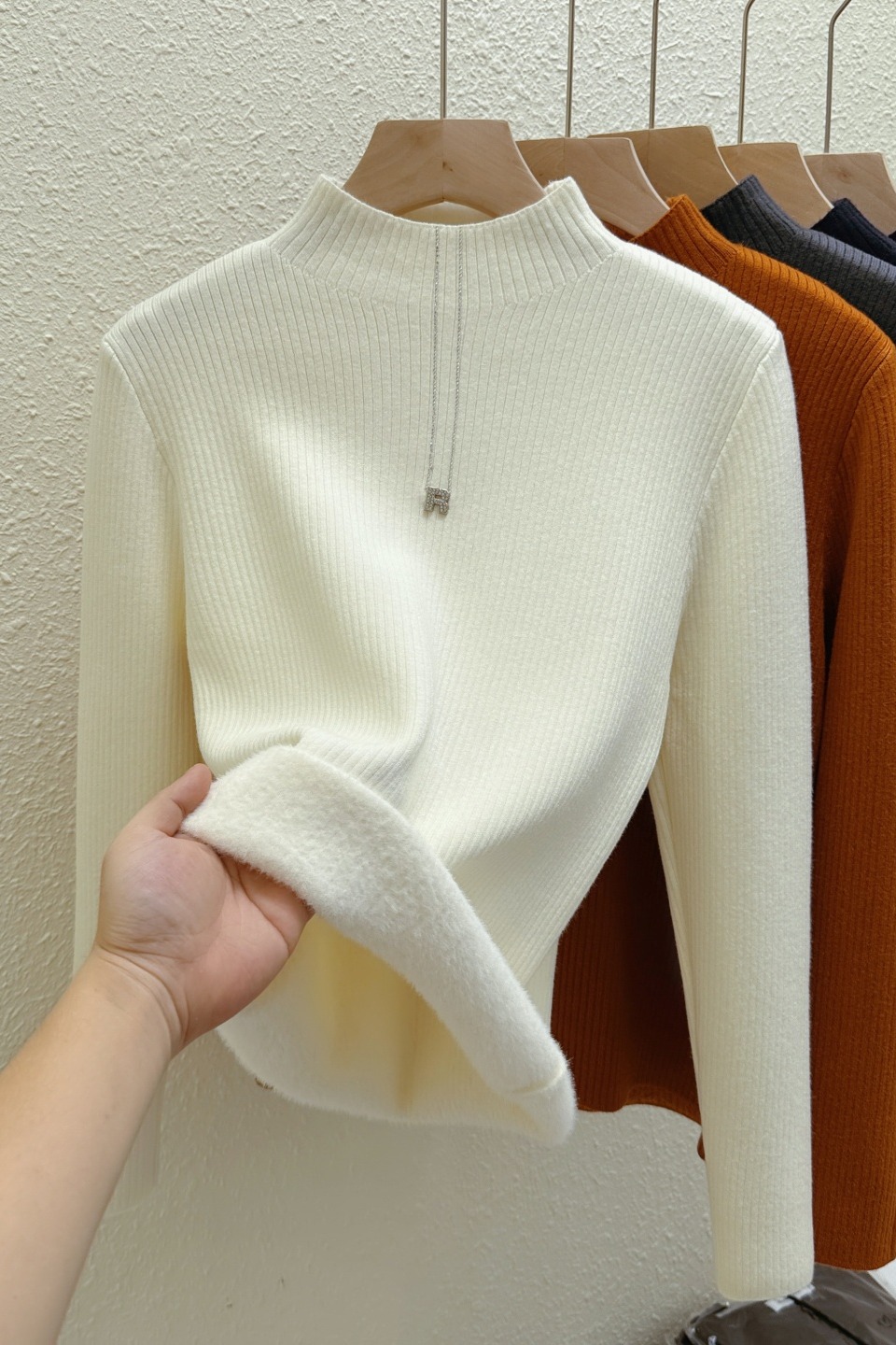 Hand-painted Half-Necklace Integrated Fleece Knitted Sweater for Women, with Fleece Lining, Thick and Fitted, Warm and Cozy Base Layer Top
