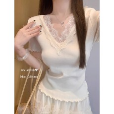 批发miu系奶杏色蕾<b class='q'>丝</b>拼接木耳边短袖T恤女春夏纯欲bm内搭V领正肩上衣