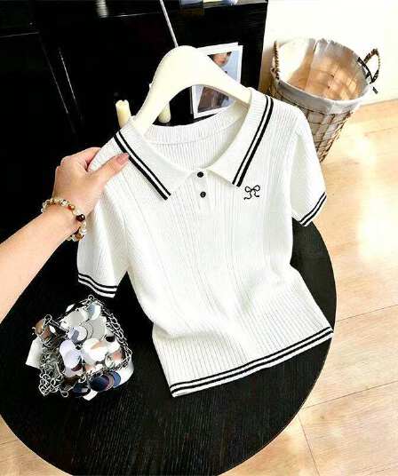 학원 스타일 POLO 칼라 반팔 니트 스웨터 여성 여름 2026 새로운 디자인 센스 작은 대중 몸매 가꾸기 긍정적 인 어깨 티셔츠 맨위