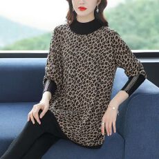 宽松大码遮肉毛衣女秋冬新款半高领豹纹镶钻内搭针织中长款打底衫